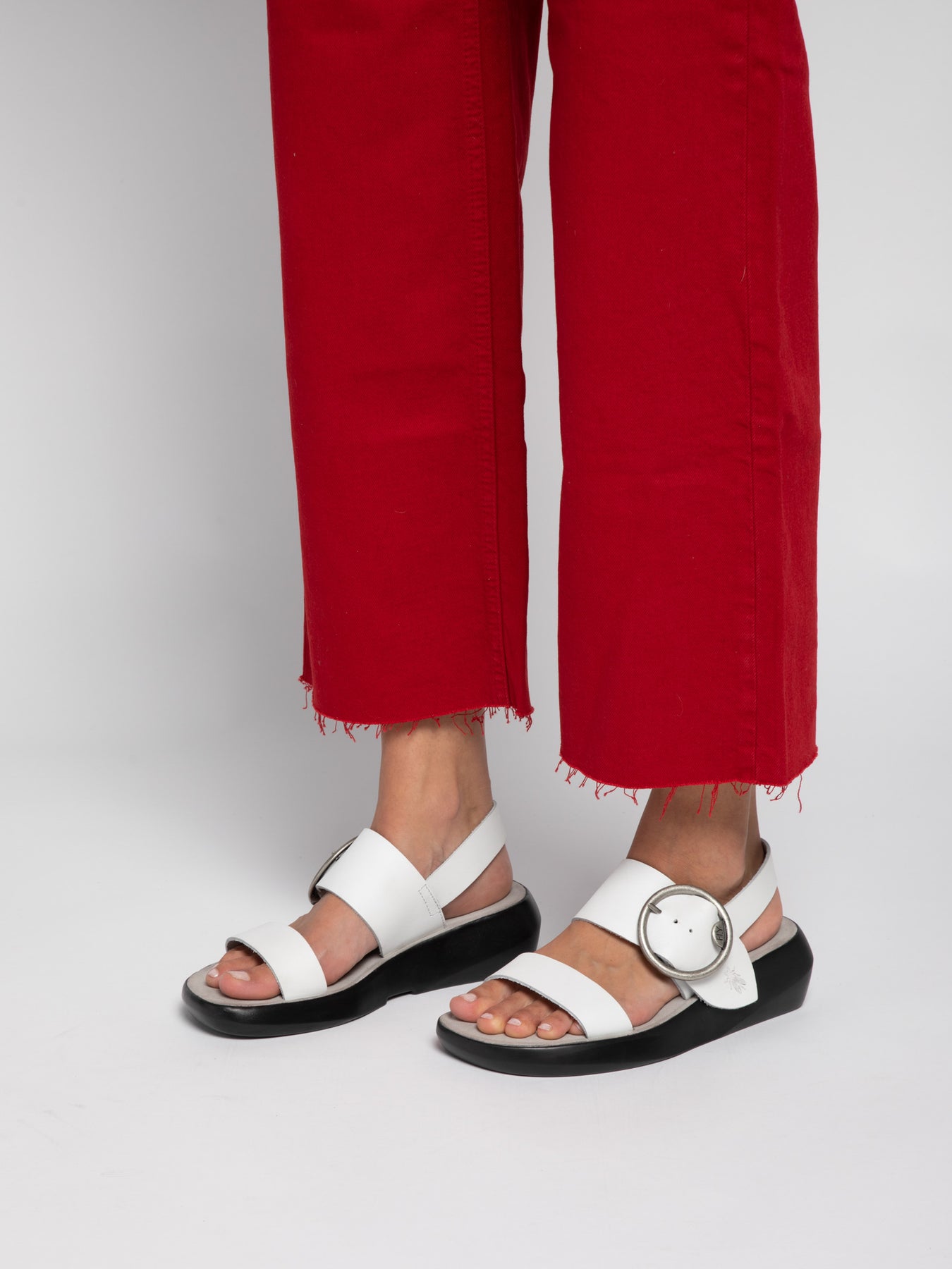 Brooklyn Offwhite Fly London Buckle Sandals Women's Sandals | 105769EZX