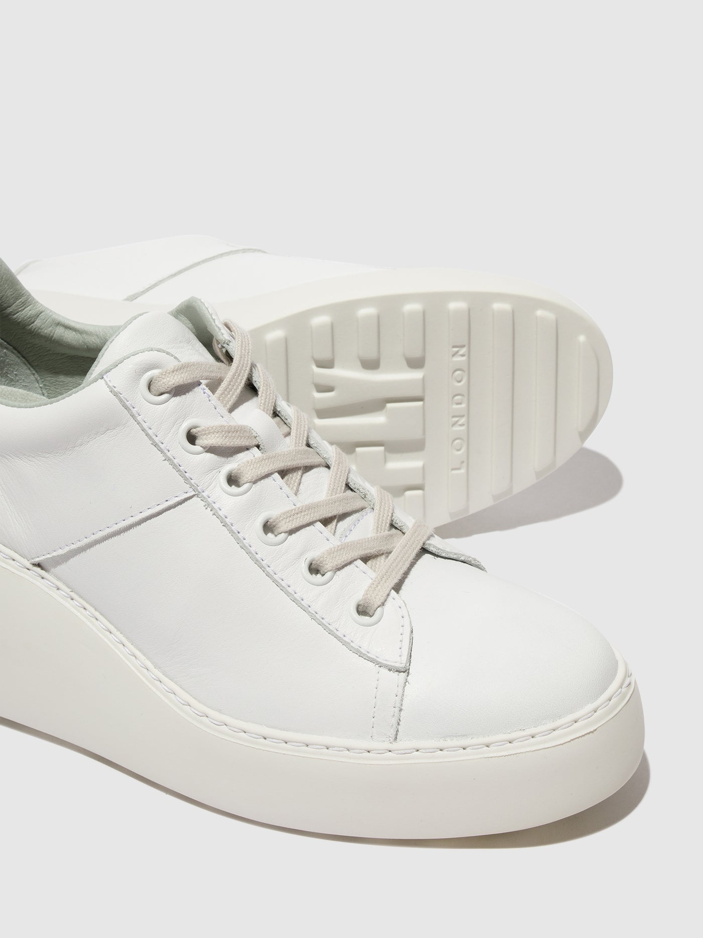 White Fly London Lace-up Men's Sneakers | 164907CET