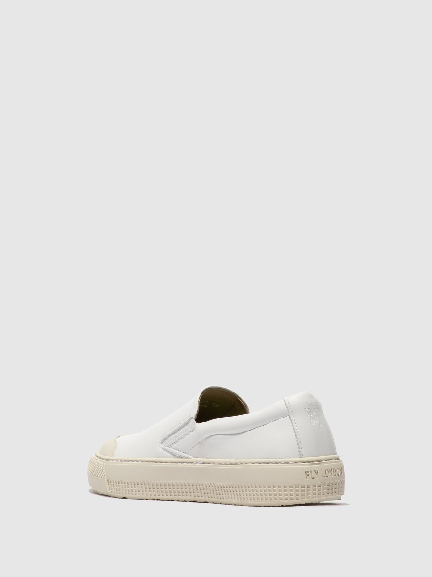 White Fly London Slip-on Men's Sneakers | 275638RCD