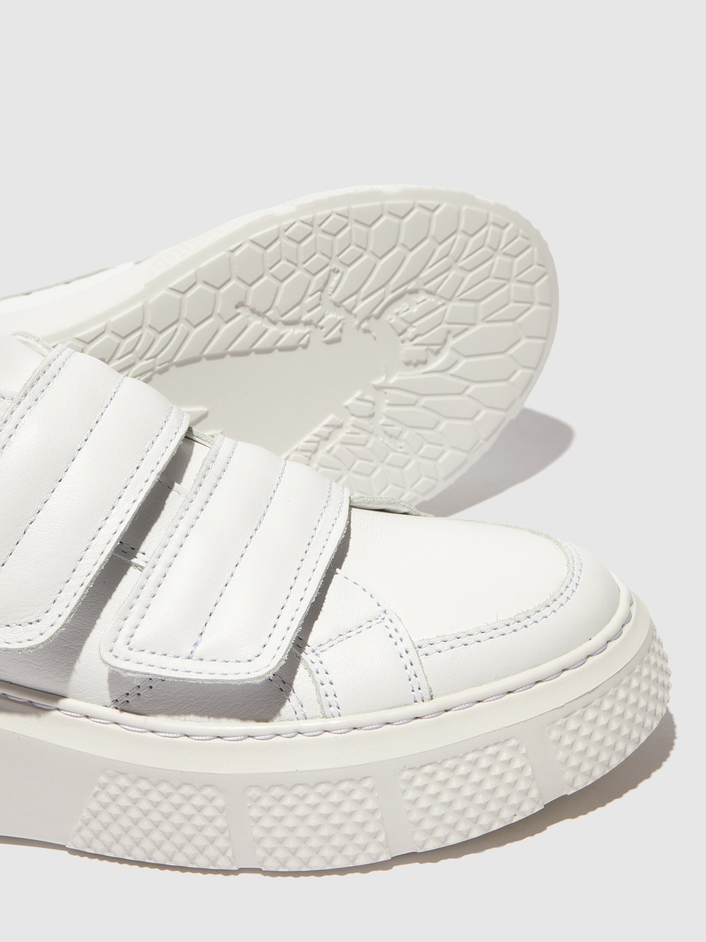 White Fly London Velcro Men's Sneakers | 390215JGX